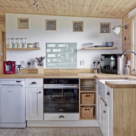 Scandi Cabin On A Hill, With Stunning Panoramic Views Ludgvan Dış mekan fotoğraf