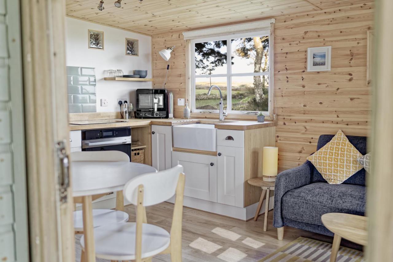 Scandi Cabin On A Hill, With Stunning Panoramic Views Ludgvan Dış mekan fotoğraf