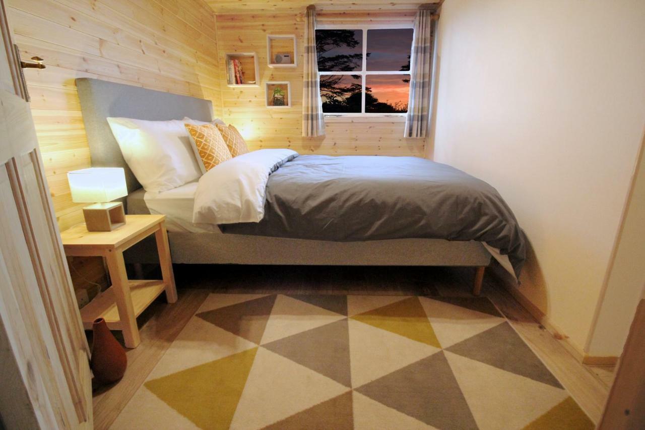 Scandi Cabin On A Hill, With Stunning Panoramic Views Ludgvan Dış mekan fotoğraf
